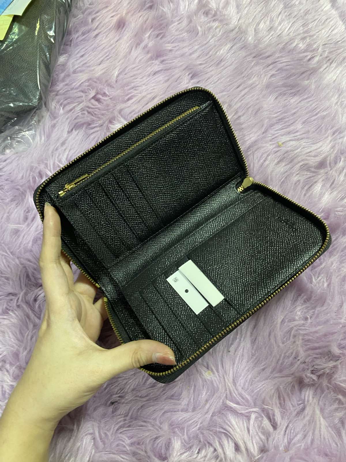 ORIG Preloved Coach Retail Medium Zip Around Black Wallet