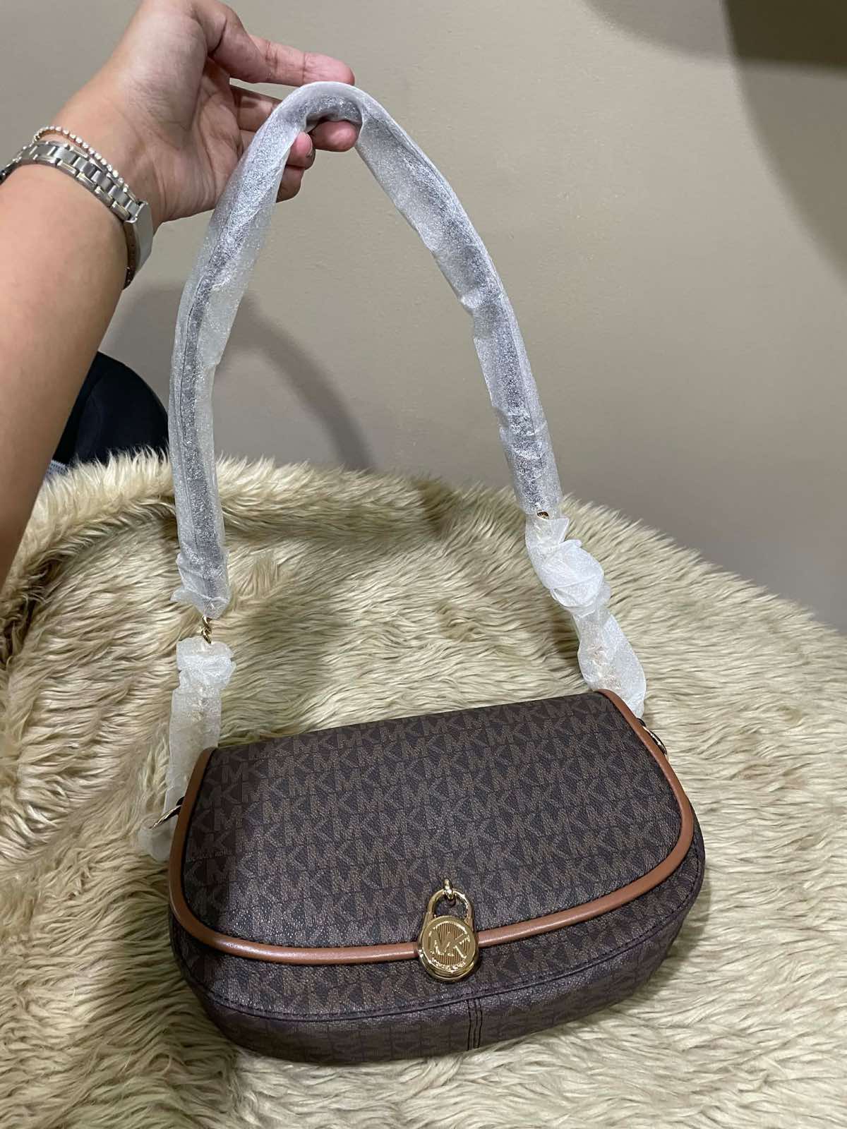 ORIG & IMPORTED Michael Kors MK Mila Medium Signature Logo Messenger Flap Bag Brown/Pink/Vanilla