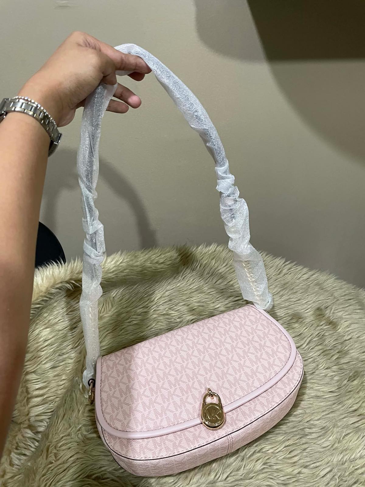 ORIG & IMPORTED Michael Kors MK Mila Medium Signature Logo Messenger Flap Bag Brown/Pink/Vanilla