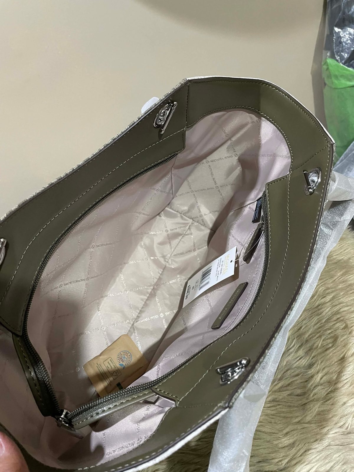 ORIG & IMPORTED Michael Kors MK Jet Set Large Logo Shoulder Tote Green Bag