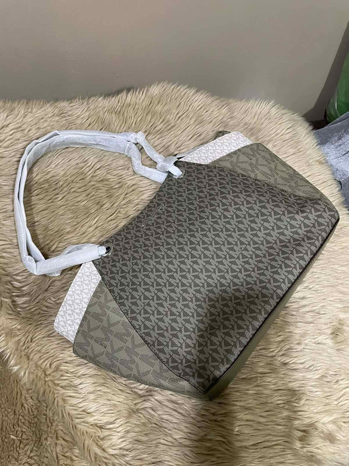 ORIG & IMPORTED Michael Kors MK Jet Set Large Logo Shoulder Tote Green Bag