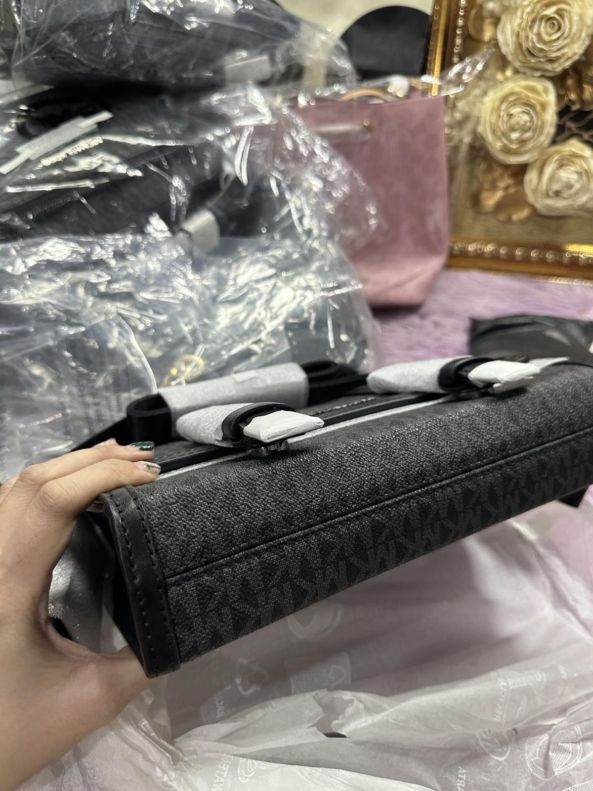 ORIG & IMPORTED Michael Kors MK Cooper Signature Logo Trunk Crossbody Men's Bag Black