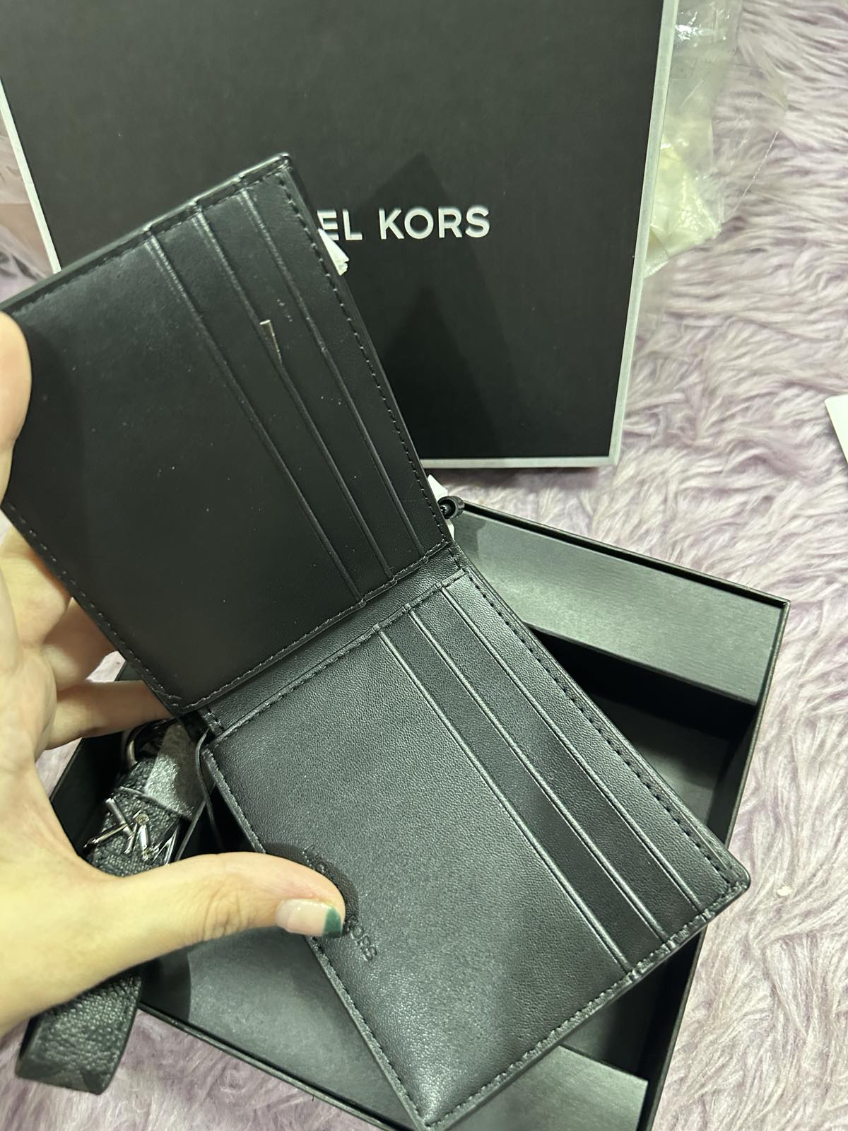 ORIG & IMPORTED Michael Kors Logo Wallet and Key Chain Gift Set Men's Wallet Black