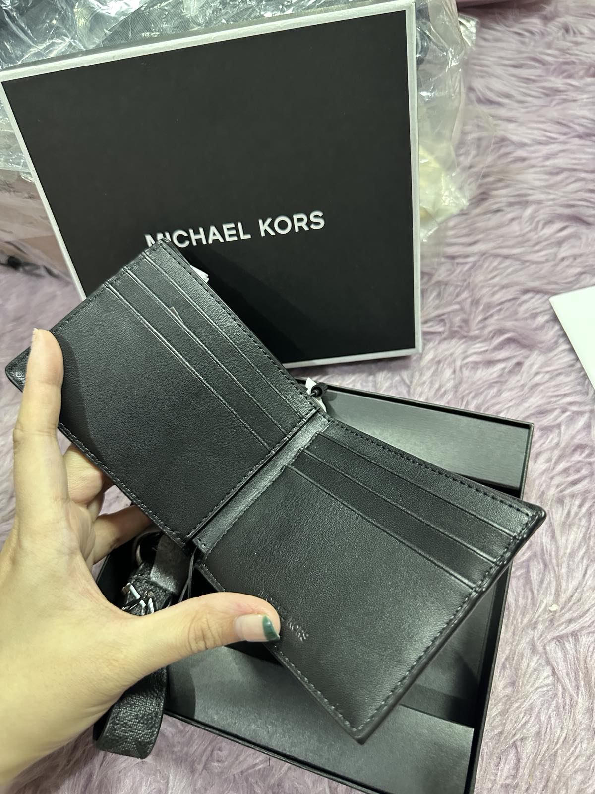 ORIG & IMPORTED Michael Kors Logo Wallet and Key Chain Gift Set Men's Wallet Black