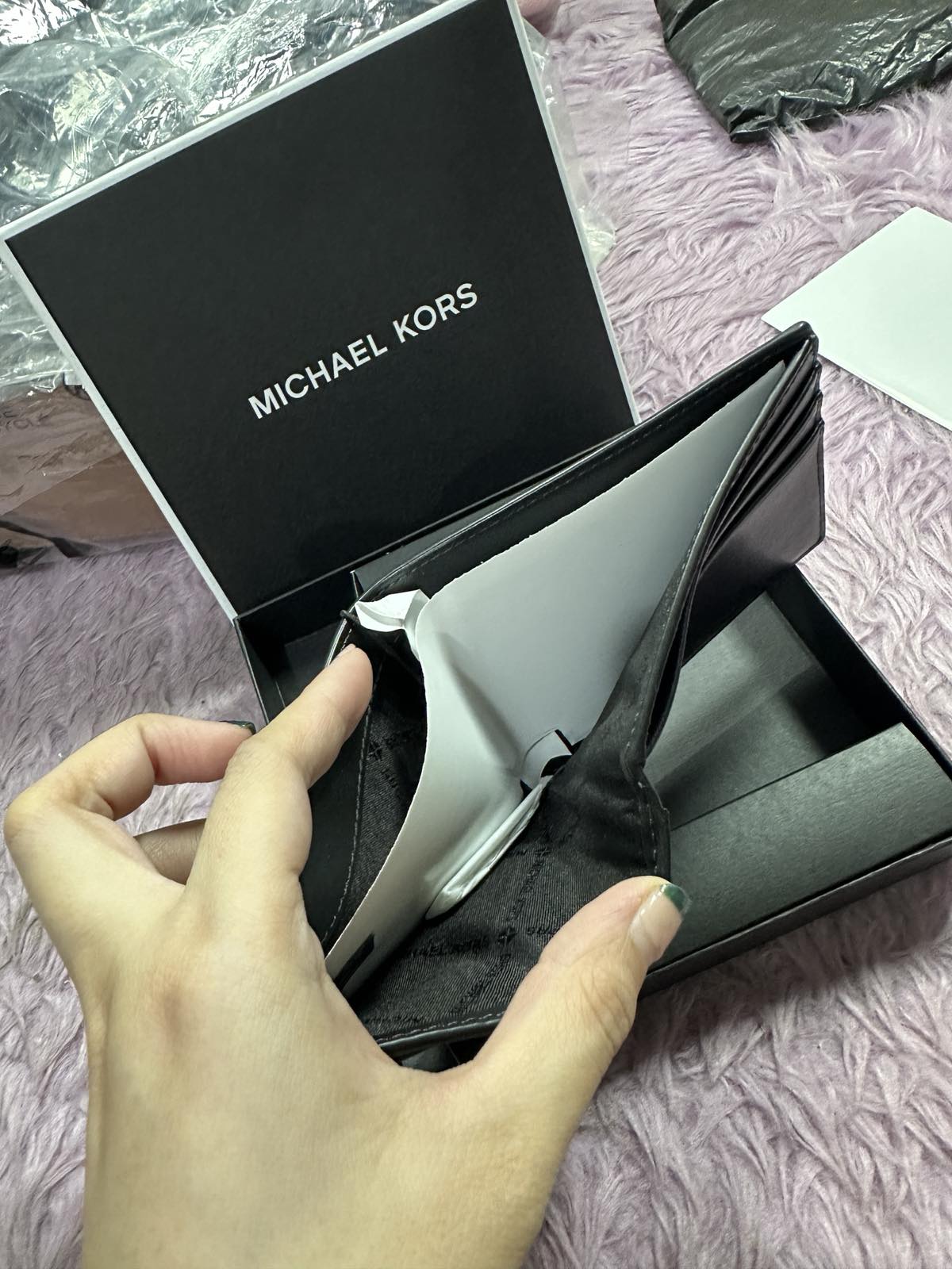 ORIG & IMPORTED Michael Kors Logo Wallet and Key Chain Gift Set Men's Wallet Black