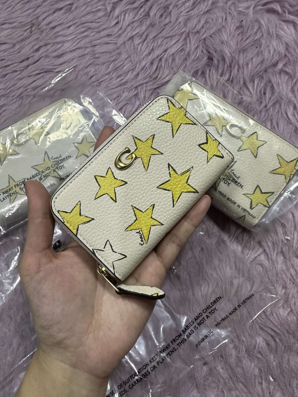 ORIG & IMPORTED Coach Essential Small Zip Around Card Case Star Print White Wallet