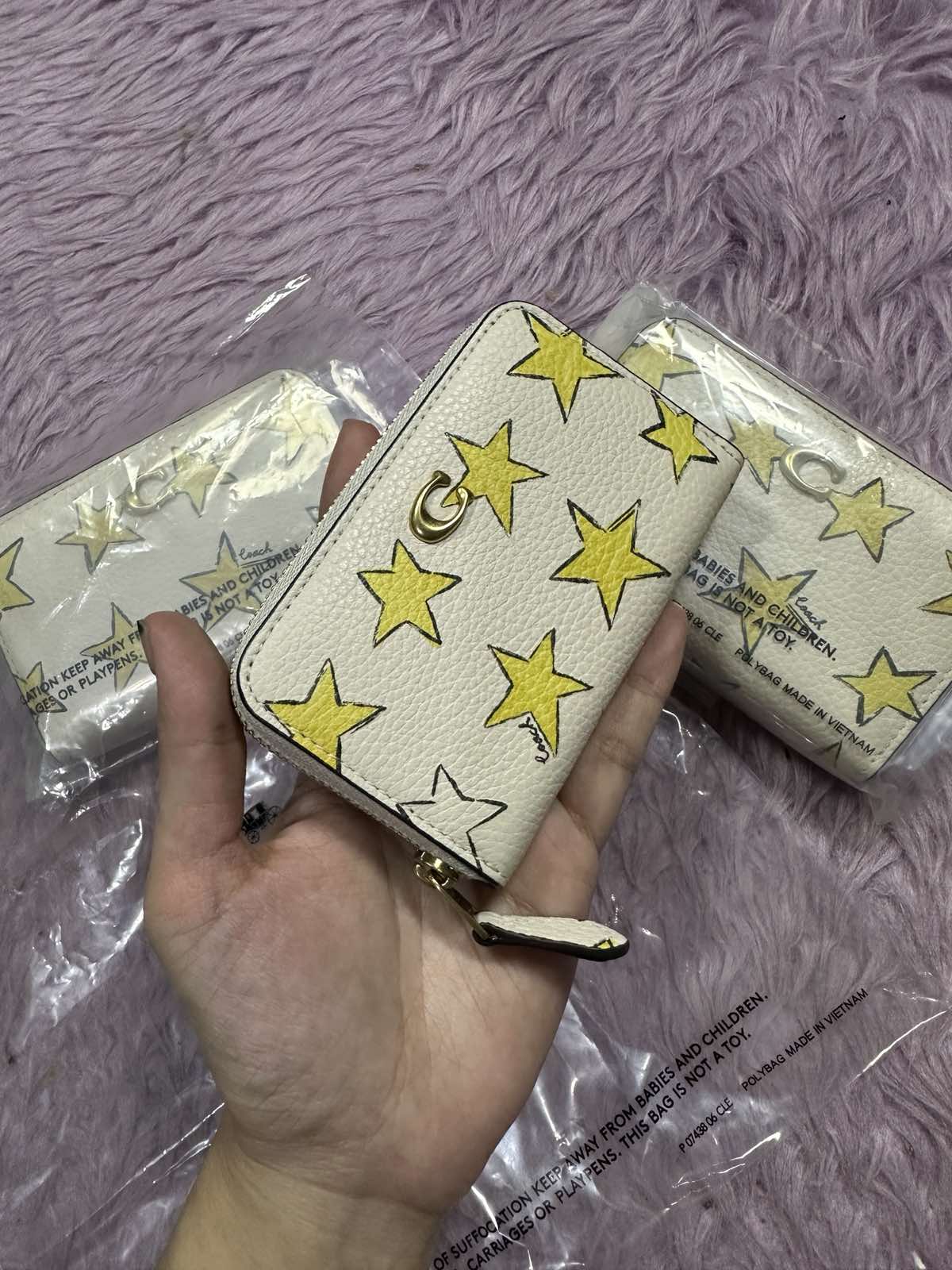 ORIG & IMPORTED Coach Essential Small Zip Around Card Case Star Print White Wallet