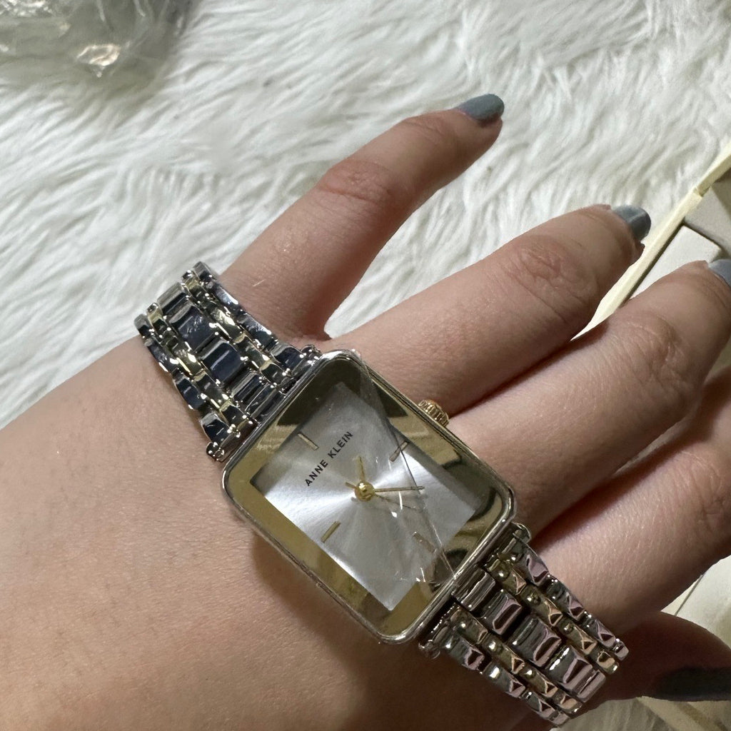 AUTHENTIC/ORIGINAL Anne Klein Women's Bracelet Watch AK/3907SVTT