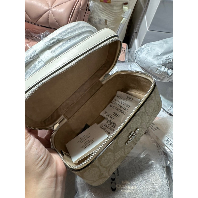 AUTHENTIC/ORIGINAL COACH Small Train Case Crossbody Bag in Light Khaki/White