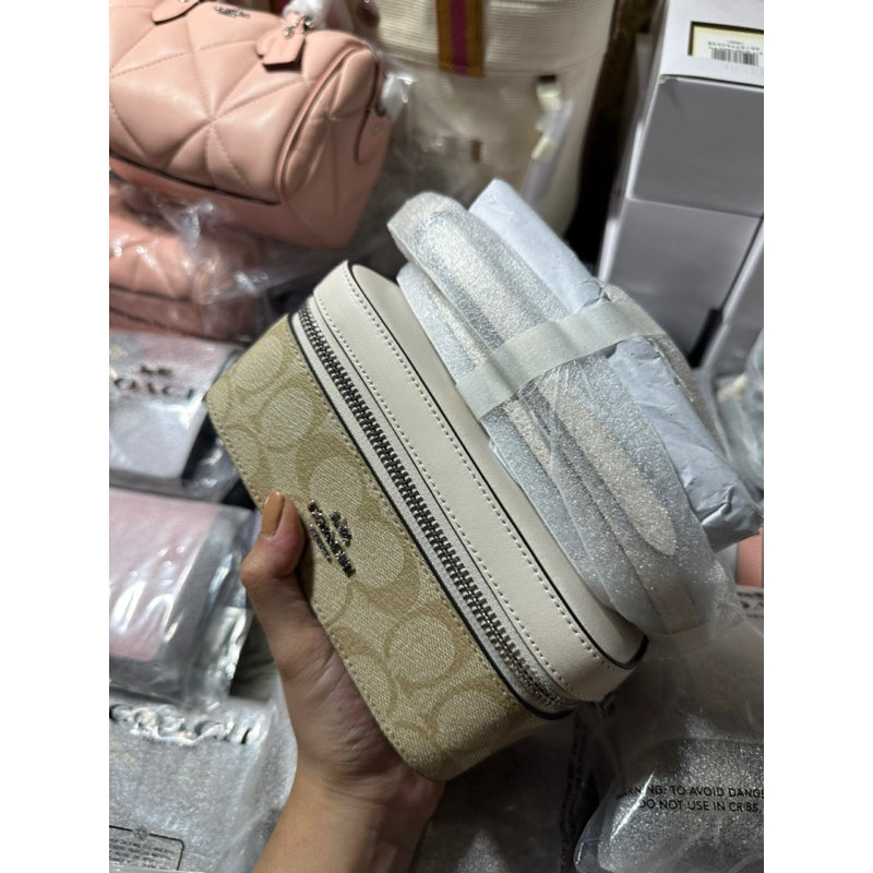 AUTHENTIC/ORIGINAL COACH Small Train Case Crossbody Bag in Light Khaki/White