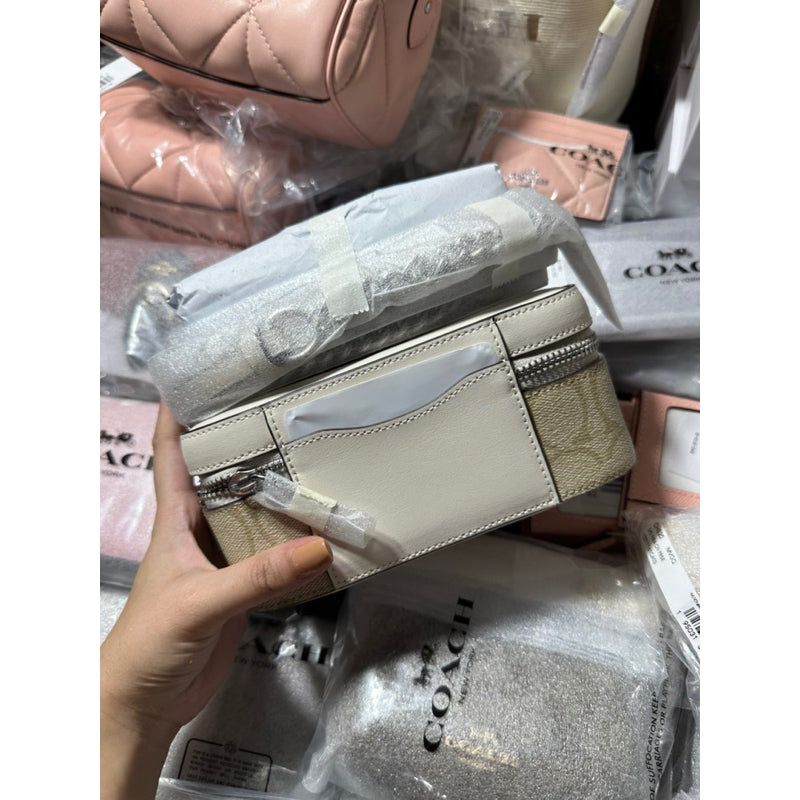 AUTHENTIC/ORIGINAL COACH Small Train Case Crossbody Bag in Light Khaki/White