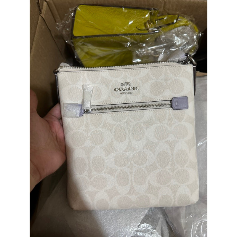 AUTHENTIC/ORIGINAL COACH Mini Rowan File Bag in White/Lilac