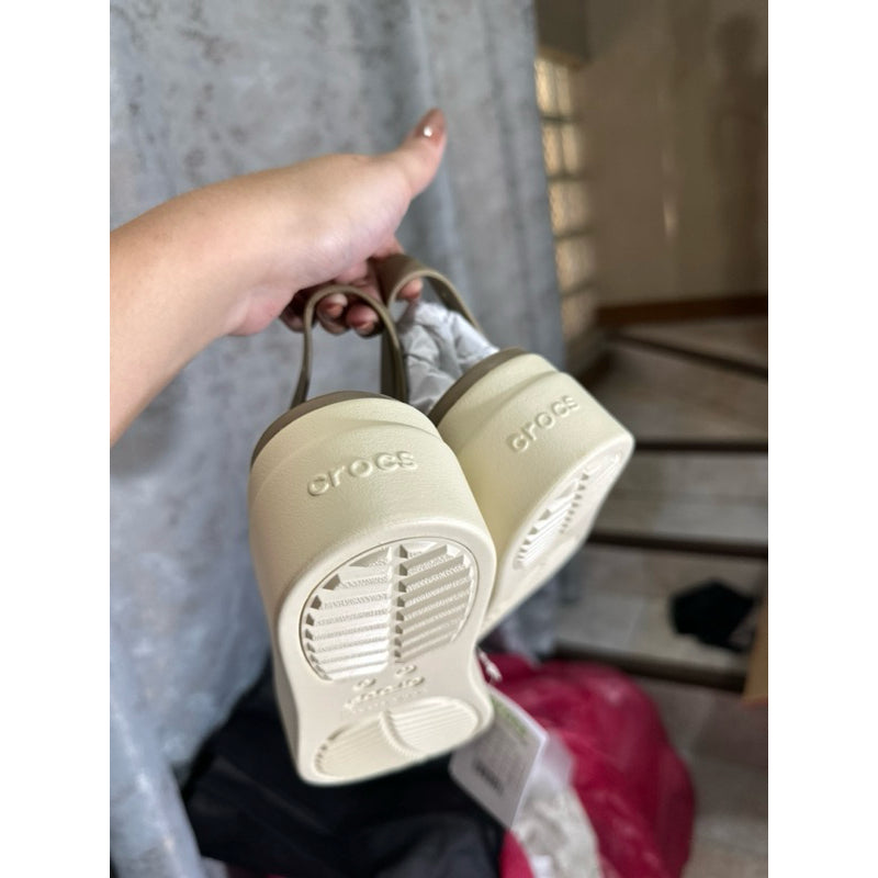 AUTHENTIC/ORIGINAL Crocs Women’s Brooklyn Low Wedge Sandals in Khaki/Bone
