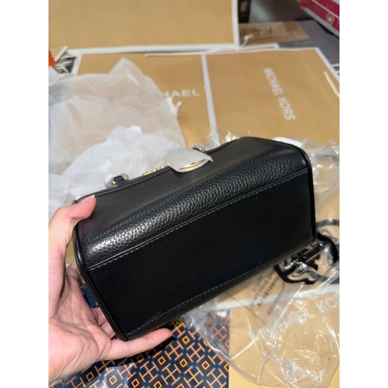 AUTHENTIC/ORIGINAL Michael K0rs MK Travel Leather Extra Small Duffle Crossbody Bag Black