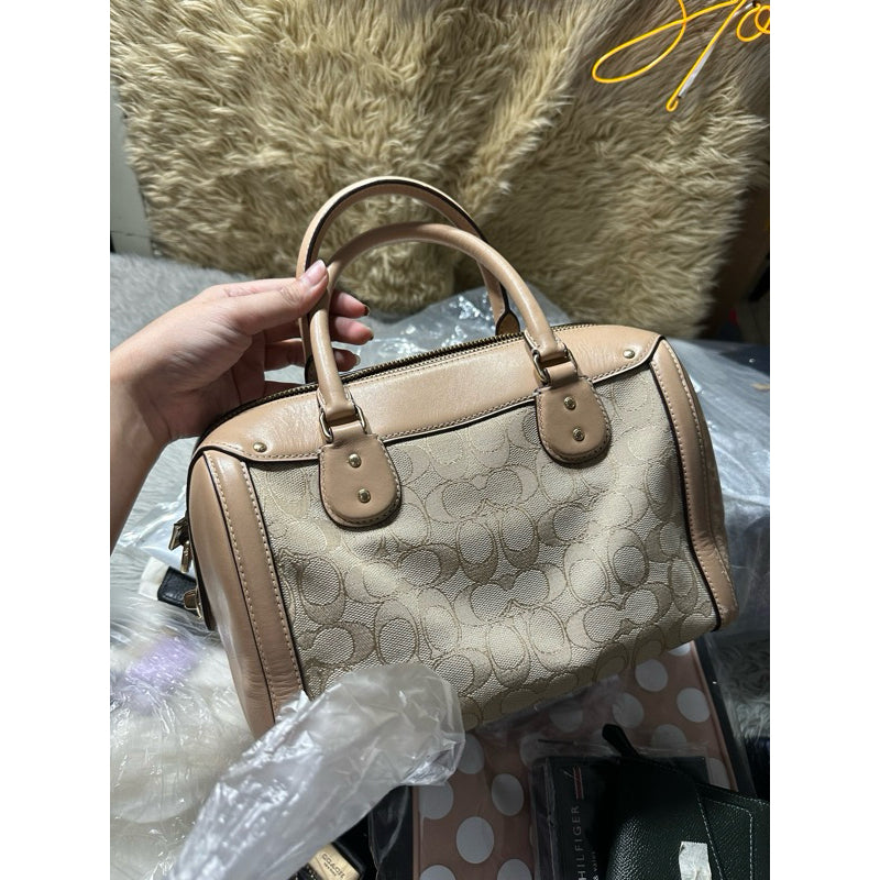 AUTHENTIC/ORIGINAL Coach Preloved Ivie Bennett Signature Satchel Bag in LIGHT KHAKI/BEECHWOOD