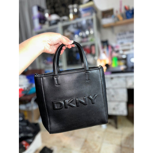 AUTHENTIC/ORIGINAL DKNY Tilly Logo Top Zip Tote Black Bag