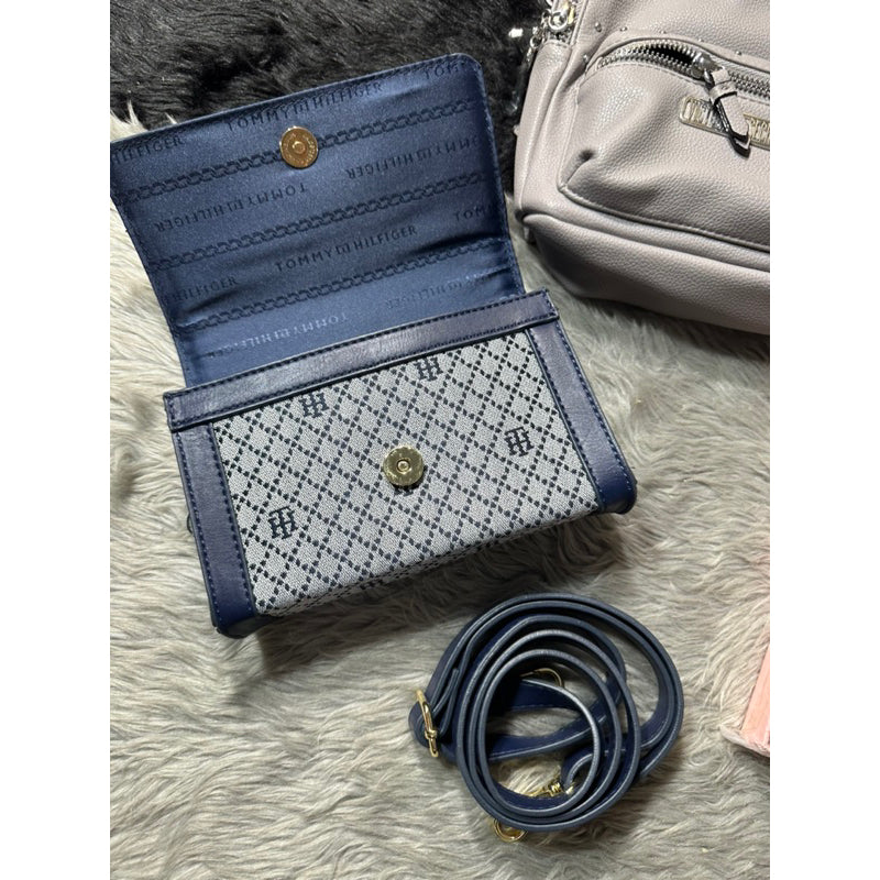 AUTHENTIC/ORIGINAL Tommy Hilfiger Women's Beltbag Crossbody Black Mini Bag