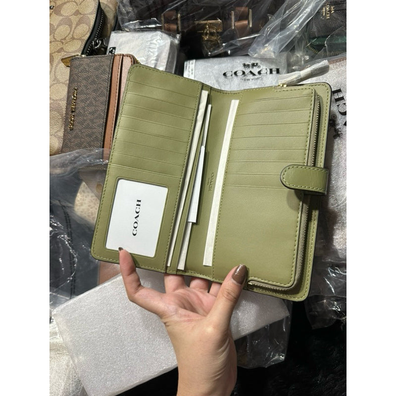 AUTHENTIC/ORIGINAL Coach Retail Skinny Long Wallet Boss Green