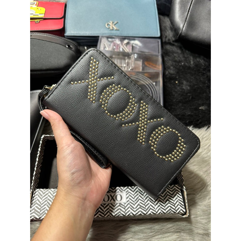 AUTHENTIC/ORIGINAL XOXO Zip Around Long Wallet Wristlet Black