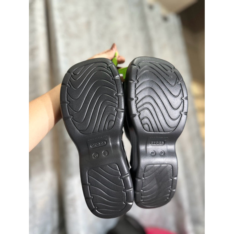 AUTHENTIC/ORIGINAL Crocs Skyline Chunky Wedge Platform Sandals in Black