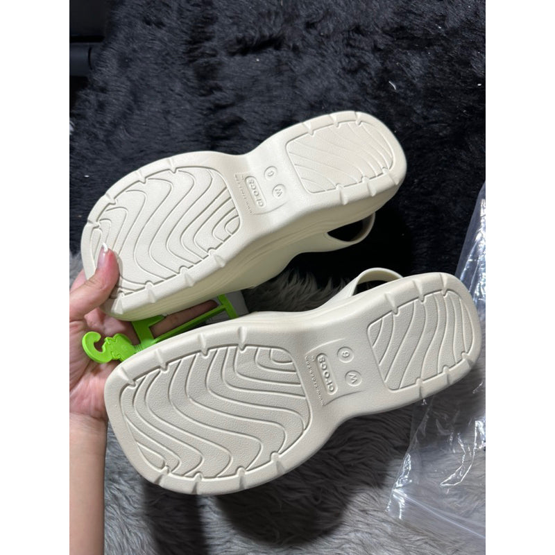 AUTHENTIC/ORIGINAL Crocs Skyline Chunky Platform Wedge Sandals in Beige/Bone