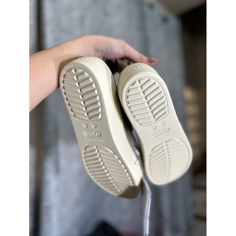 AUTHENTIC/ORIGINAL Crocs Women’s Brooklyn Low Wedge Sandals in Khaki/Bone