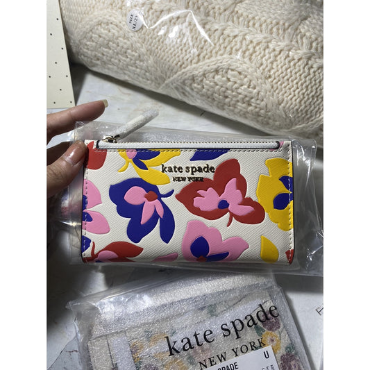 AUTHENTIC/ORIGINAL KateSpade KS Spencer Summer Flower Embossed Small Slim Bifold Wallet