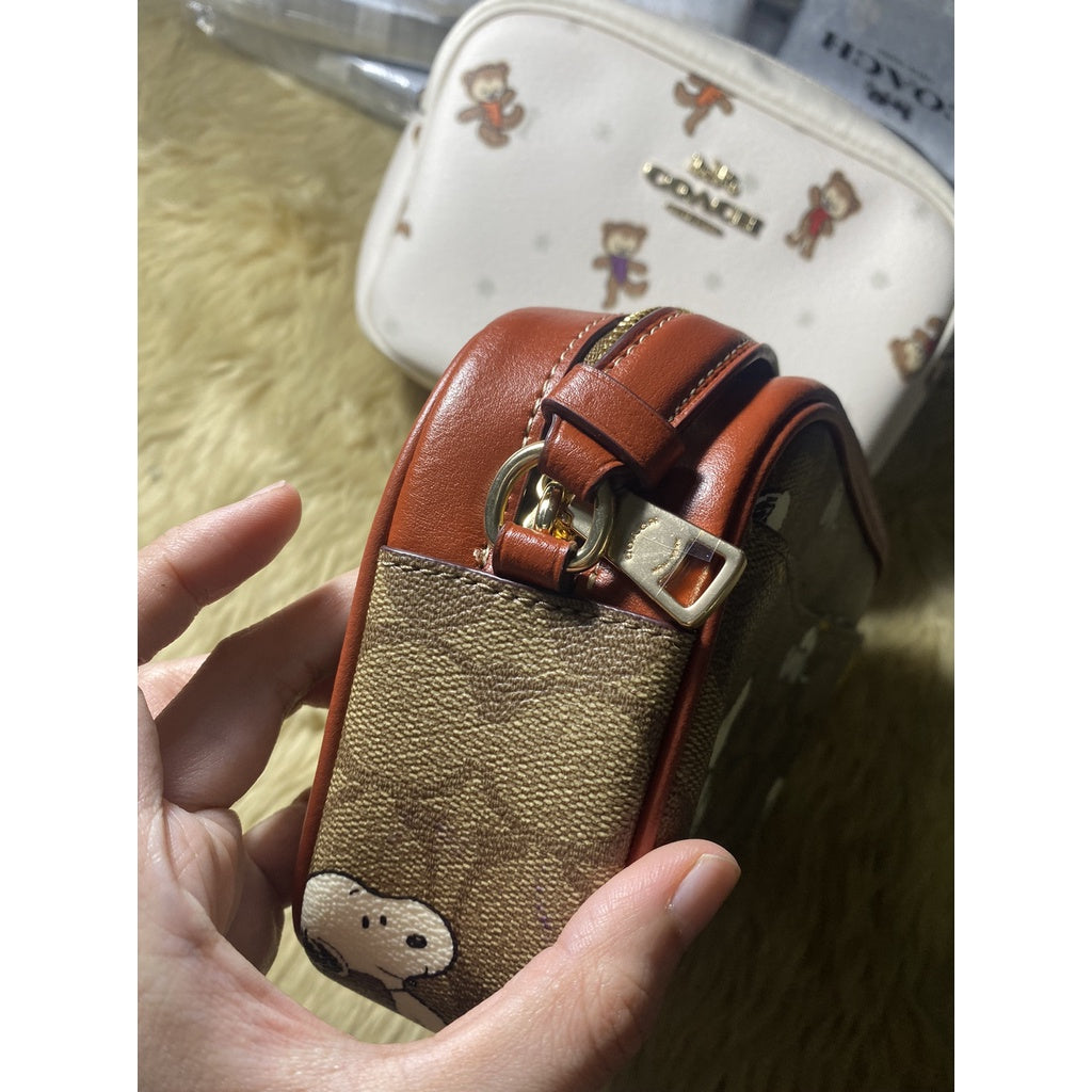 AUTHENTIC/ORIGINAL Coach X Peanuts Mini Jamie Camera Bag In Signature Canvas With Snoopy Woodstock P